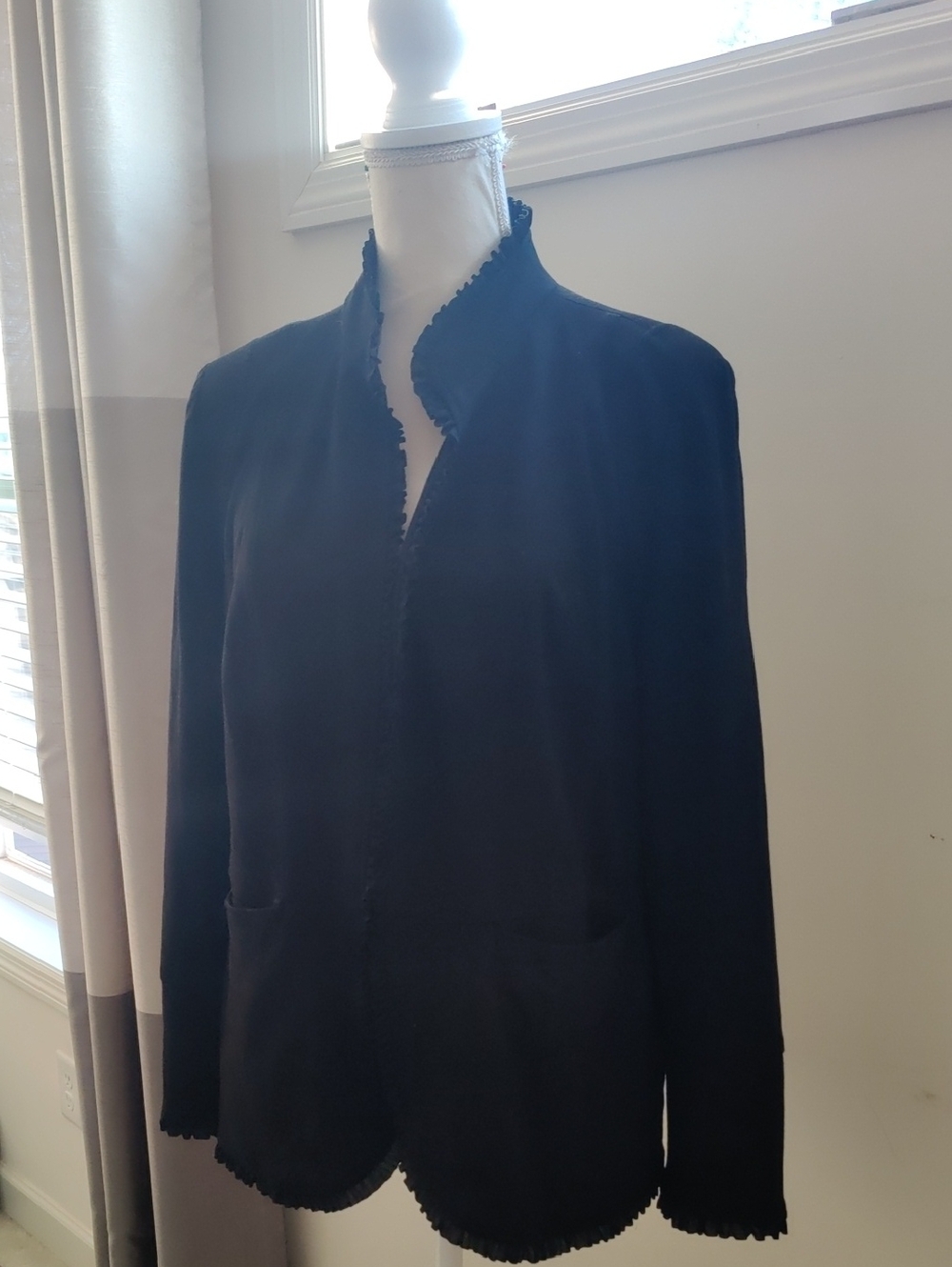 Chico's Black Ruffle Edge Open Front Front Flap Pockets Blazer Y2K Cottagecore